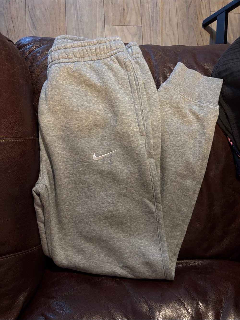 Nike Men’s Gray Heather Swoosh Jogger Sweatpants